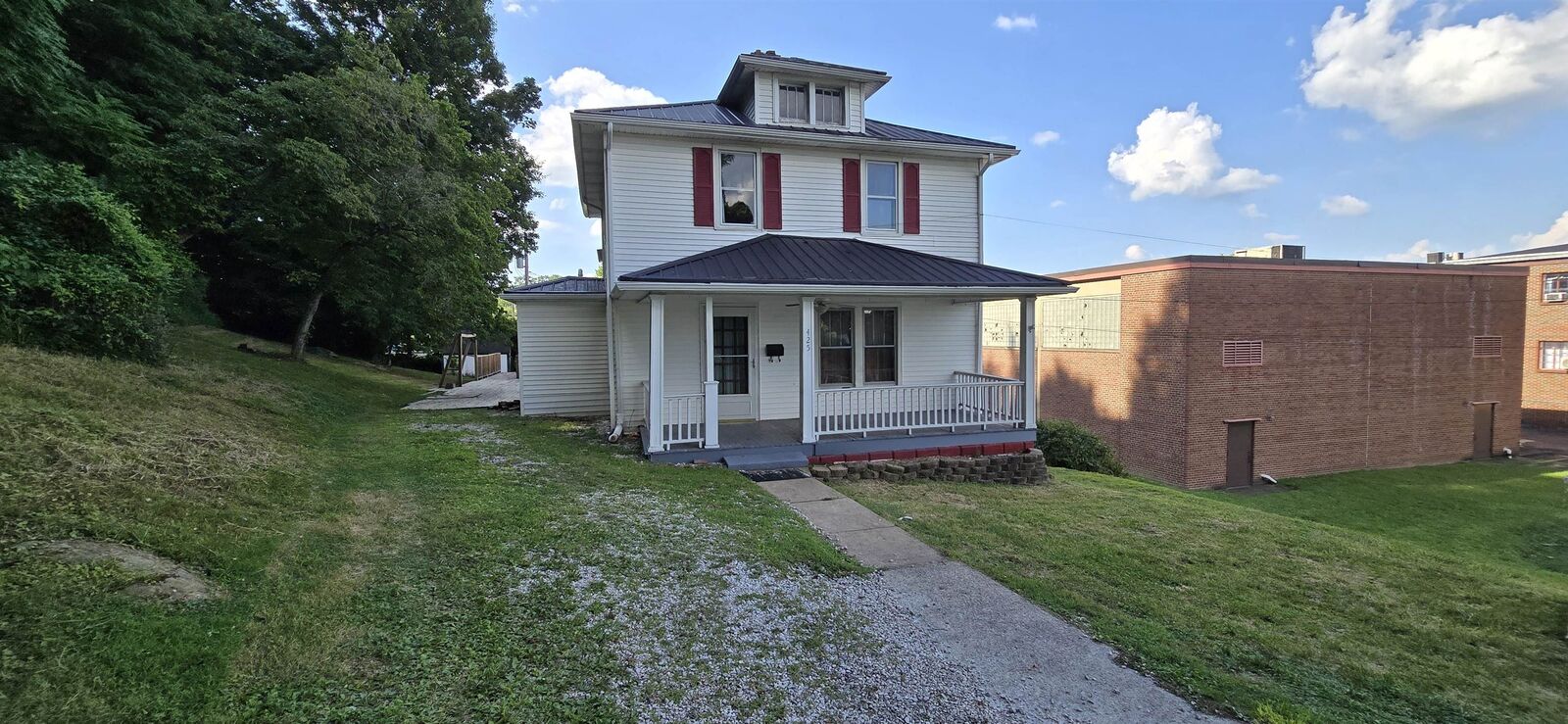 Property Photo: 425 Lotus Street KY 41101
