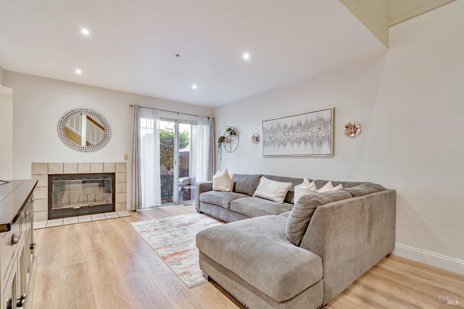 Property Photo: 10 Meridian Circle CA 94928