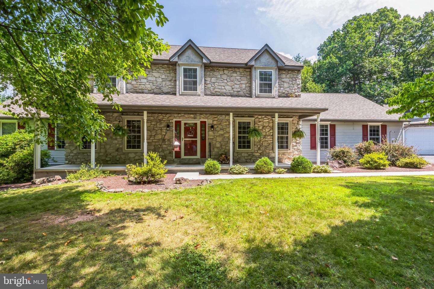 Property Photo: 89 Freigh Lane PA 19465