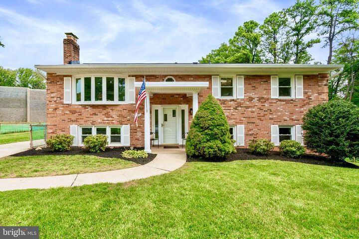Property Photo:  2811 Elsmore Street  VA 22031 