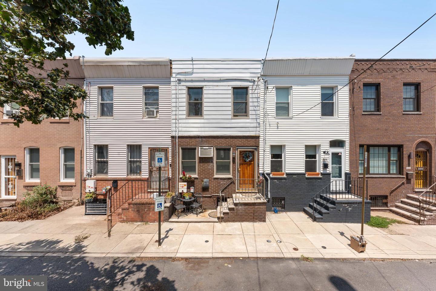 Property Photo:  813 Greenwich Street  PA 19147 