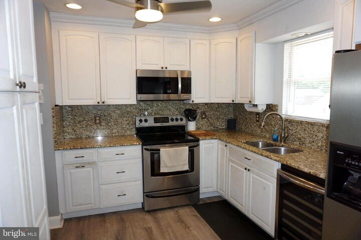 Property Photo: 8610 Oak Road MD 21219