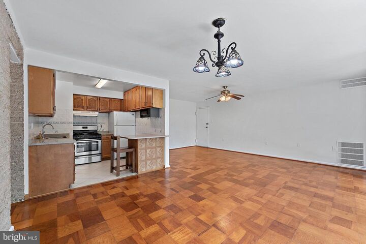Property Photo: 4420 Briarwood Court N 25 VA 22003