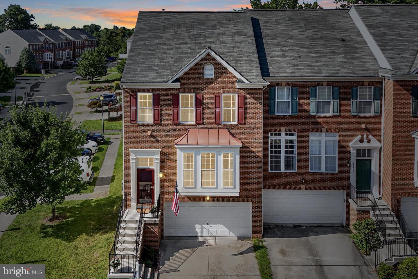 Property Photo: 43382 Allisons Ridge VA 20148