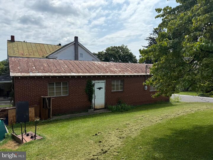 Property Photo:  14 Center Street  PA 17020 