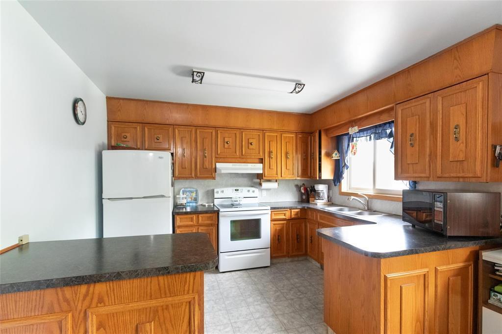 Property Photo:  471 Elm Street  MB R0A 0T0 