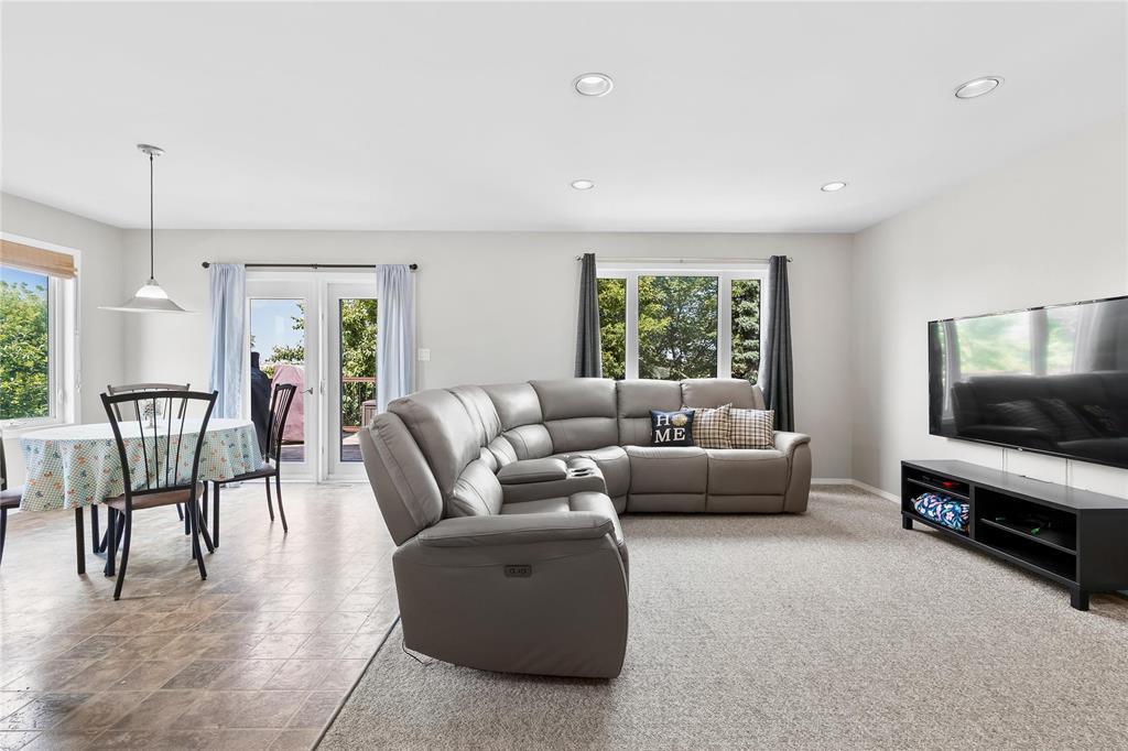 Property Photo: 11 Westview Drive MB R5G 2C2