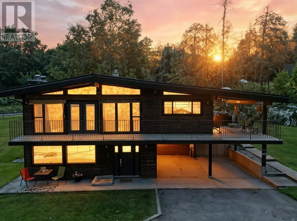 Property Photo: 5790 70 Avenue BC V0E 1K0
