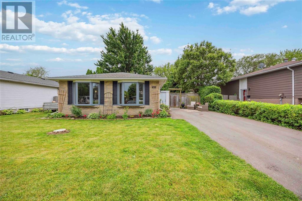Photo de la propriété: 533 Cardiff Drive ON N7S 4B8
