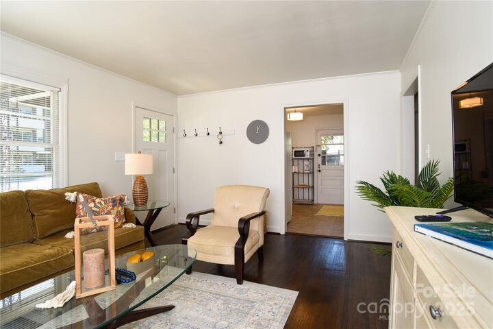 Property Photo: 1239 Reece Road NC 28209