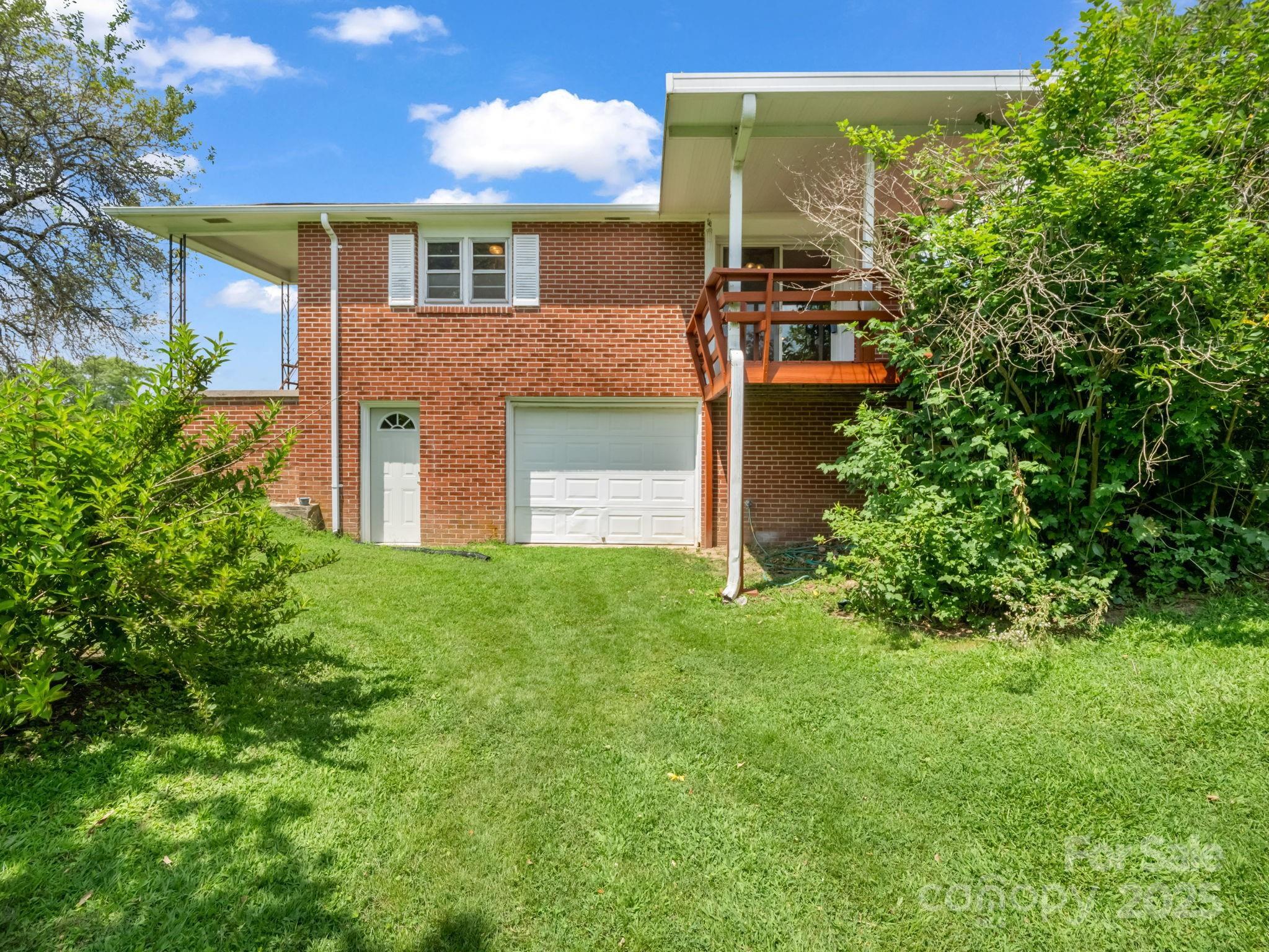 Property Photo: 40 Country View Lane NC 28792