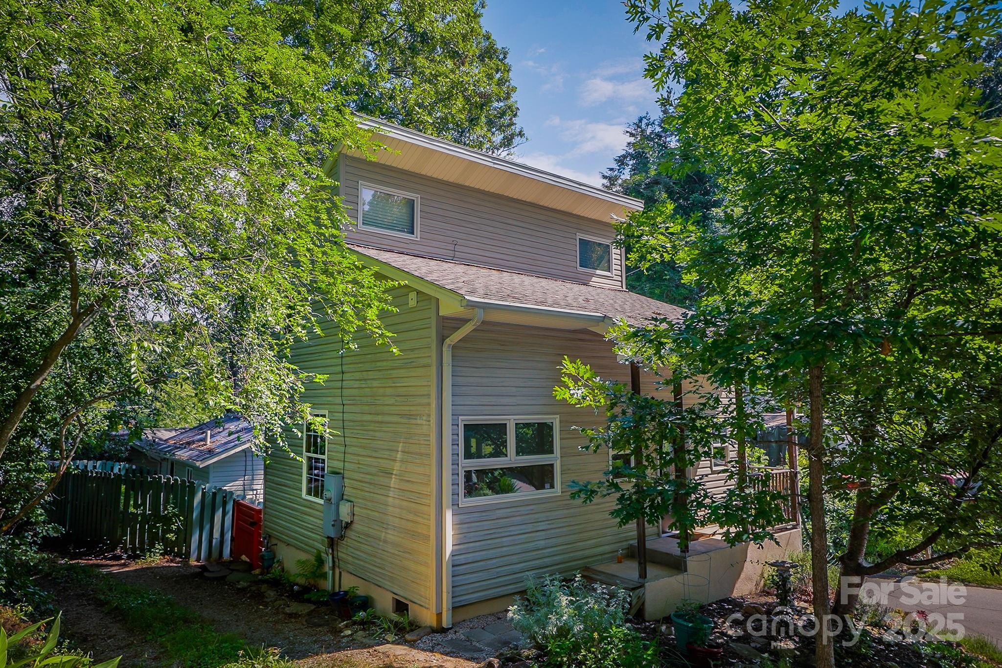 Property Photo: 11 Pinewood Road NC 28805