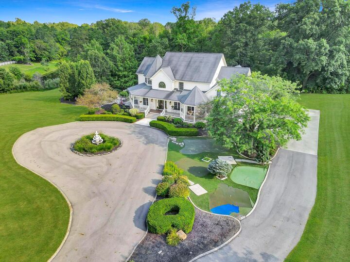 Property Photo:  27 Greenloch Court  OH 43062 