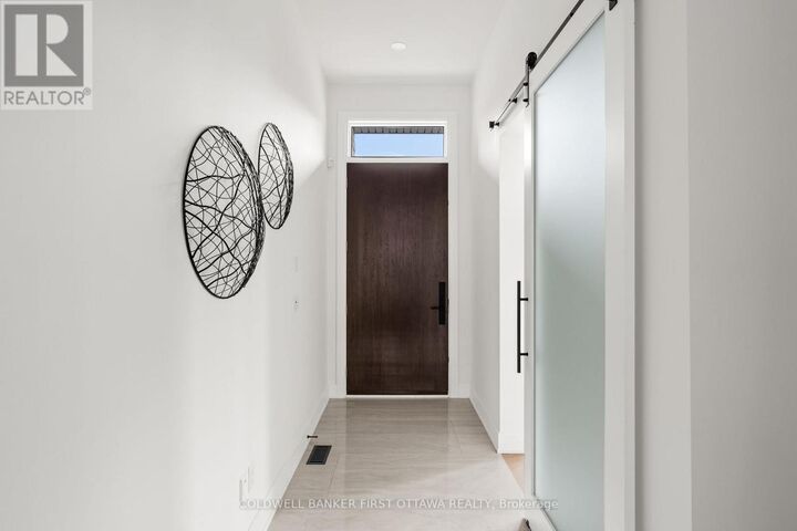 Property Photo:  509 Edison Avenue  ON K2A 1V3 
