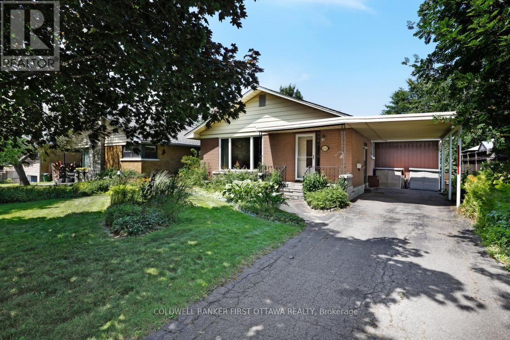 Property Photo: 2133 Westbourne Avenue ON K2A 1N3