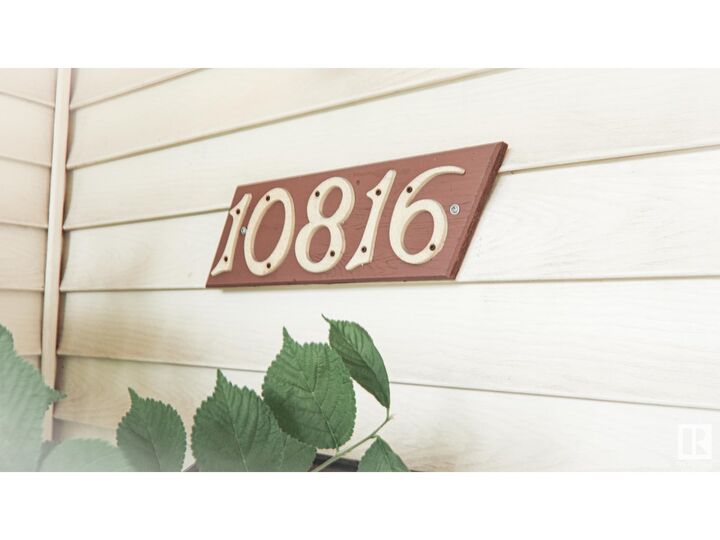 Property Photo:  10816 11 Av NW  AB T6J 6J1 