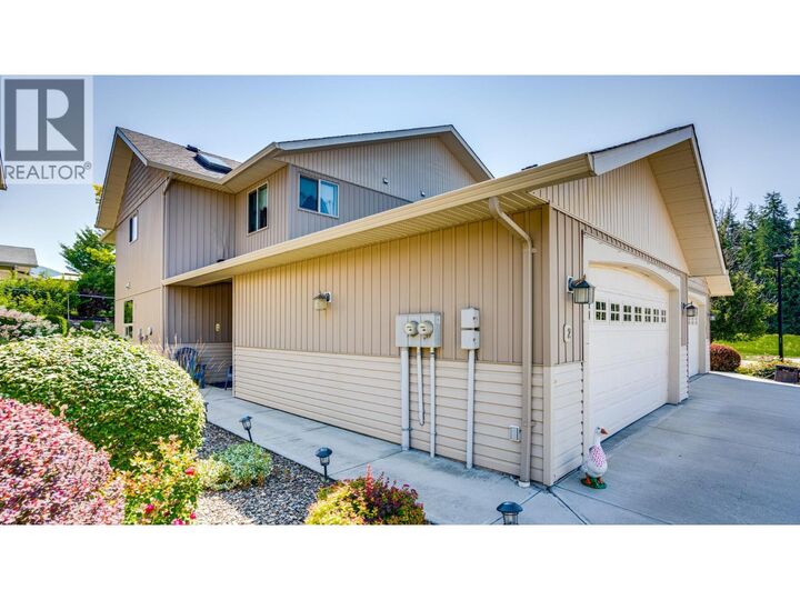 Photo de la propriété:  2751 15 Avenue Northeast 2  BC V1E 2B6 