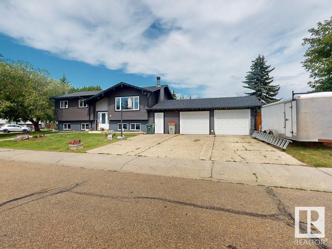 Property Photo: 12 Garden Valley Drive AB T7Z 1H6