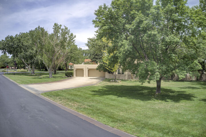 Property Photo:  5800 Tinnin Road NW  NM 87107 