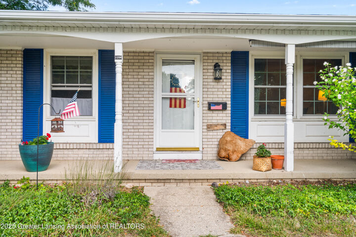 1204 Chester Road  Lansing MI 48912 photo