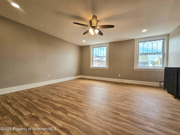Property Photo: 218 S Franklin Street Fl 3 PA 18701