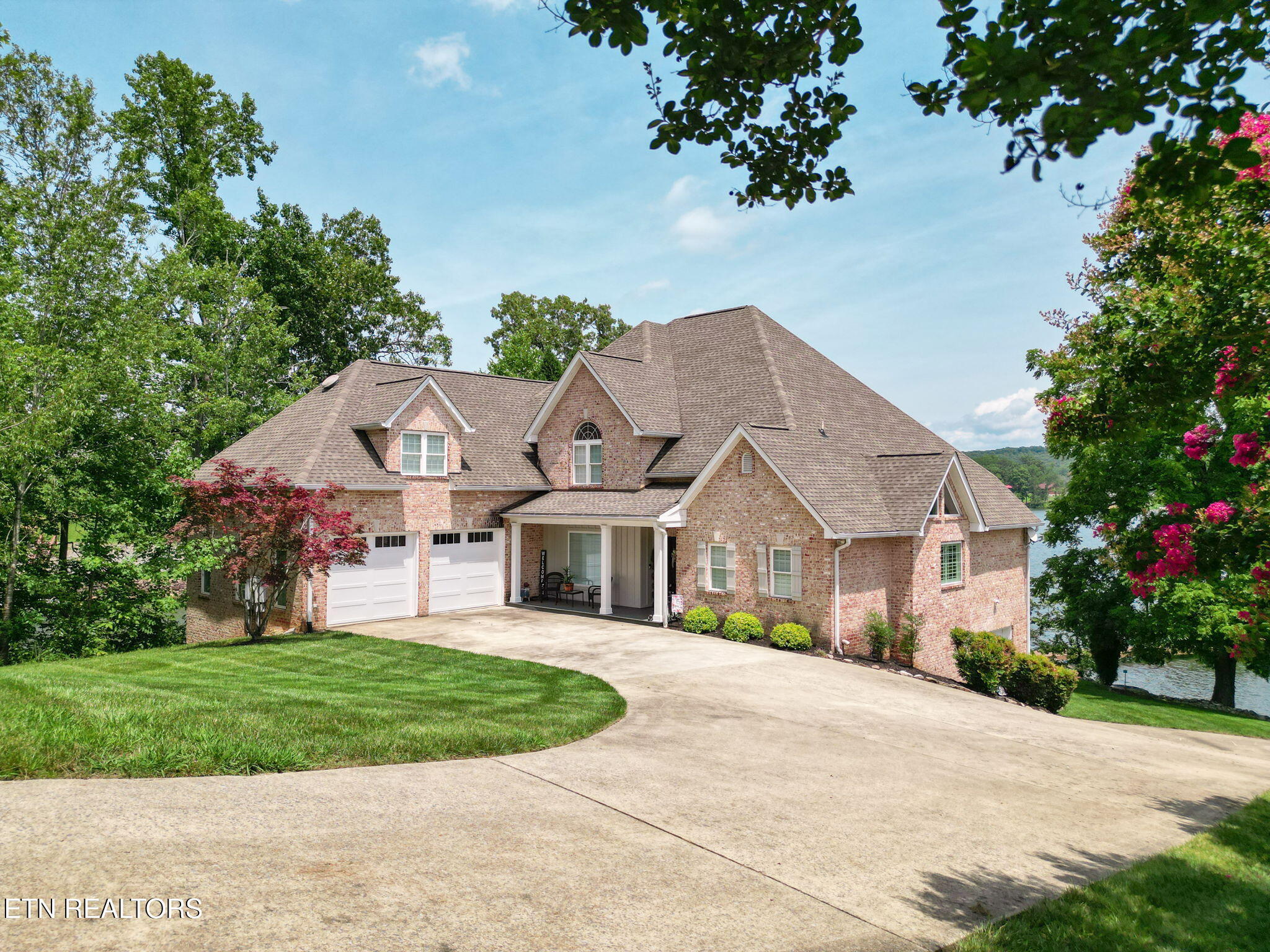 231 Holiday Point Drive  Spring City TN 37381 photo