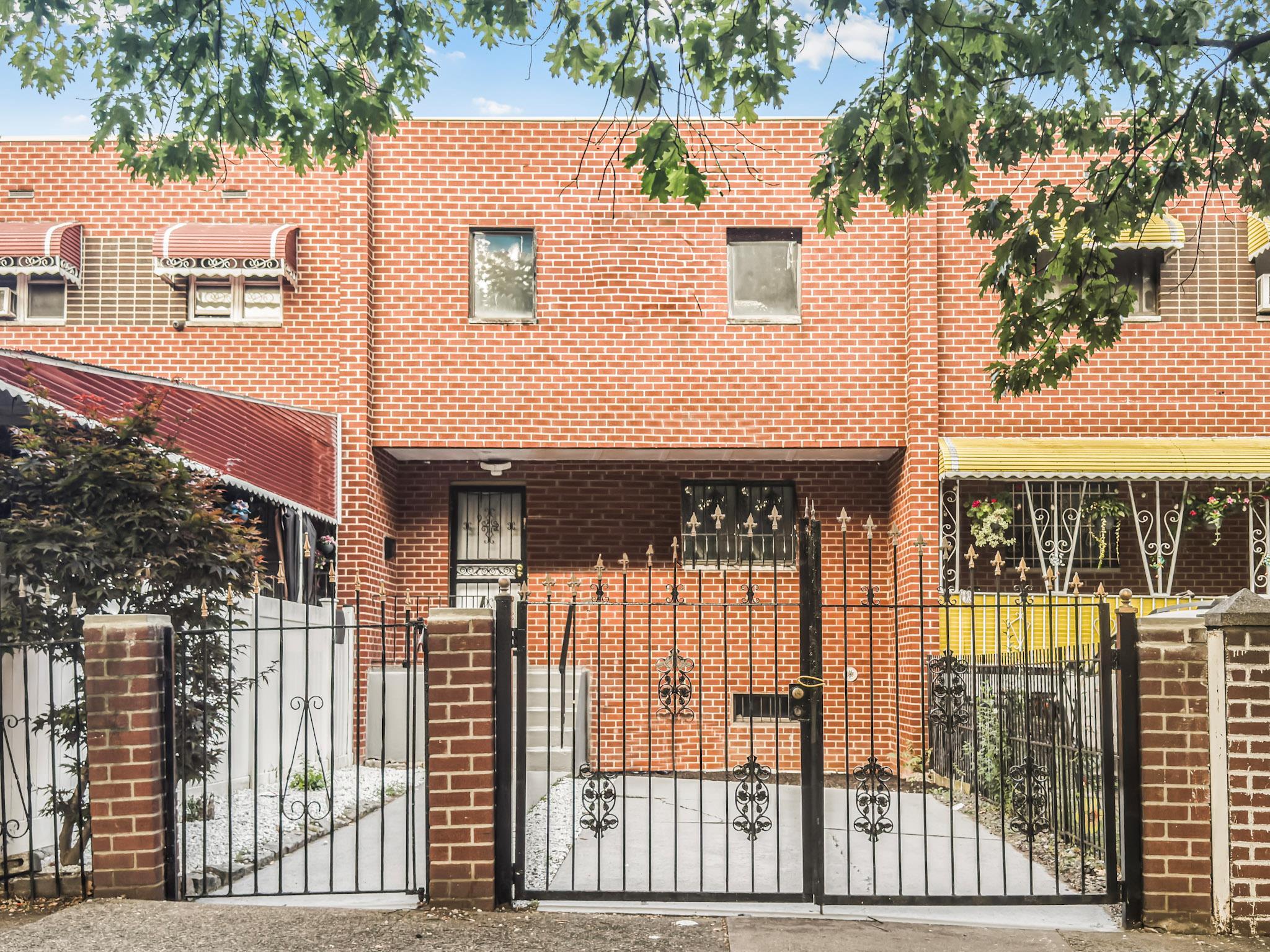 Property Photo: 922 Tiffany Street NY 10459