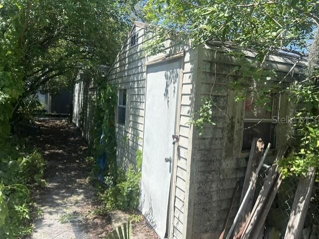 Property Photo: 4405 S Hopkins Avenue FL 32780