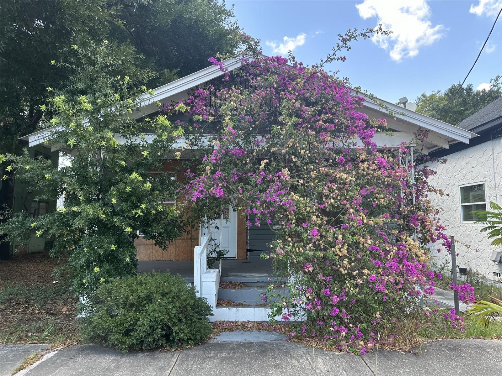 Property Photo:  1022 E 15th Avenue 1/2  FL 33605 