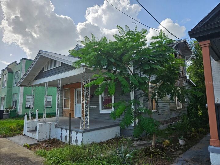 Property Photo: 1022 E 15th Avenue 1/2 FL 33605