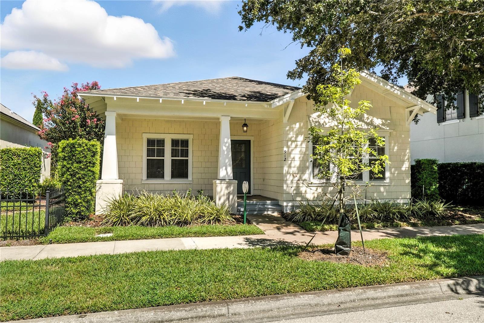Property Photo:  912 Pawstand Road  FL 34747 