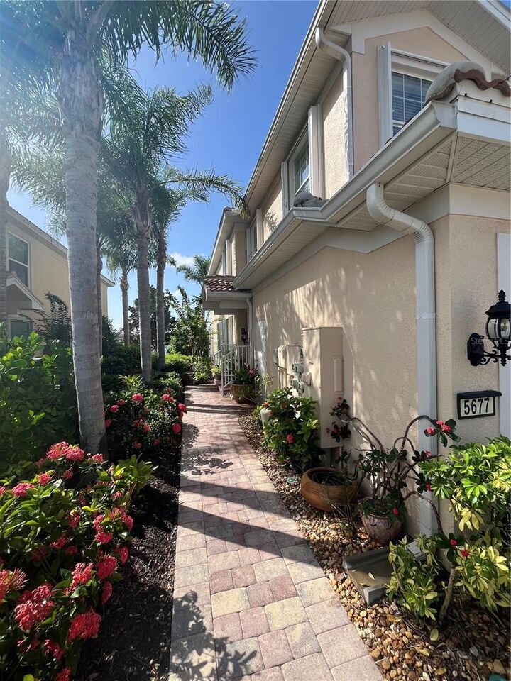 Property Photo:  5677 Fossano Drive 506  FL 34238 