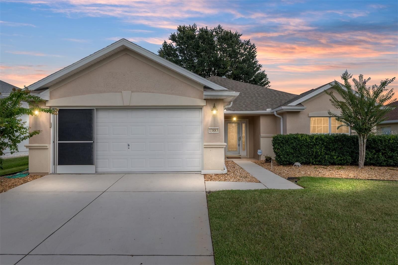 Property Photo: 13883 SE 94th Avenue FL 34491
