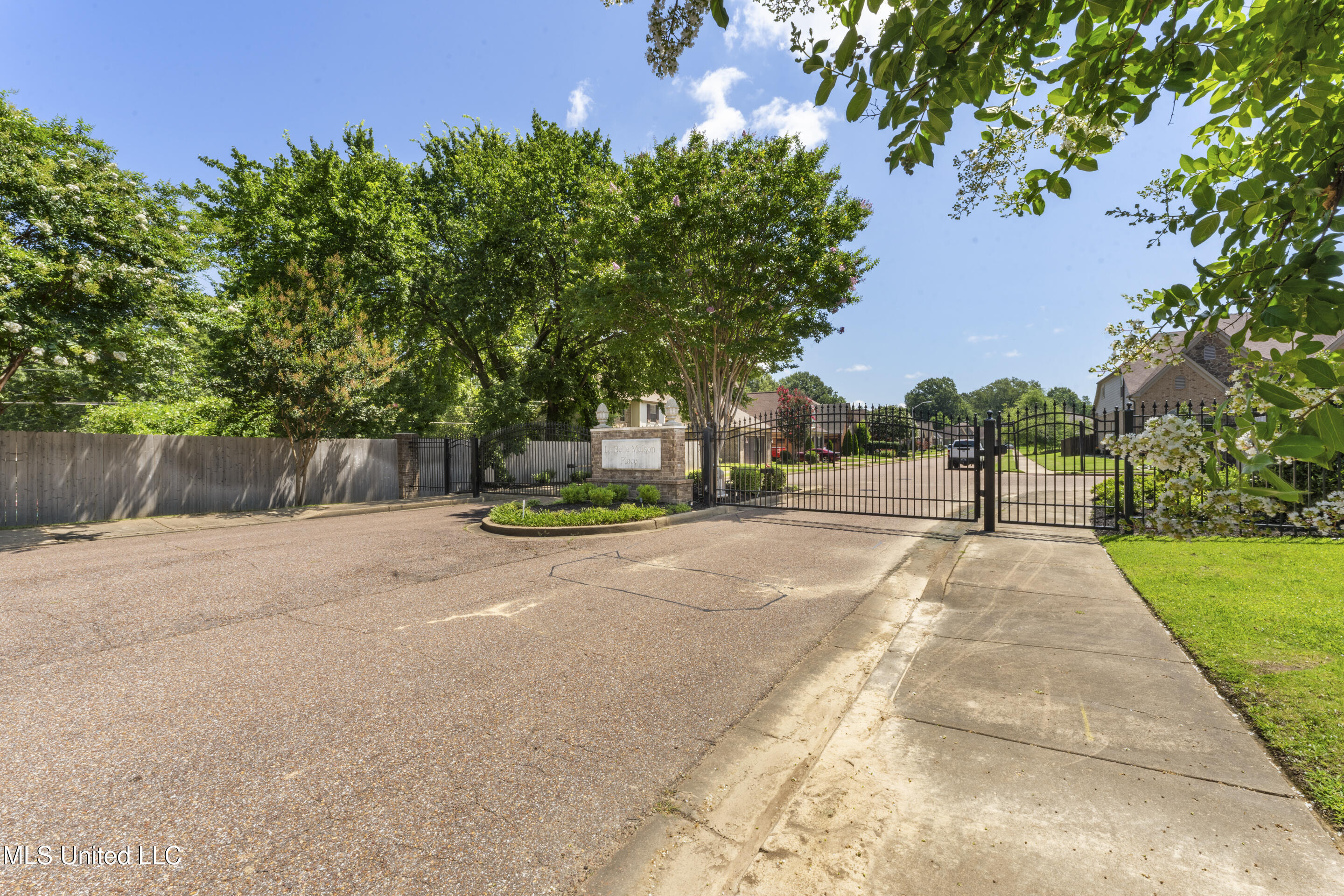 Property Photo: 9084 Belle Maison Boulevard MS 38654