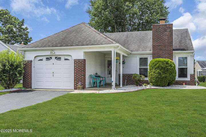 Property Photo:  5 Oakham Row  NJ 08759 