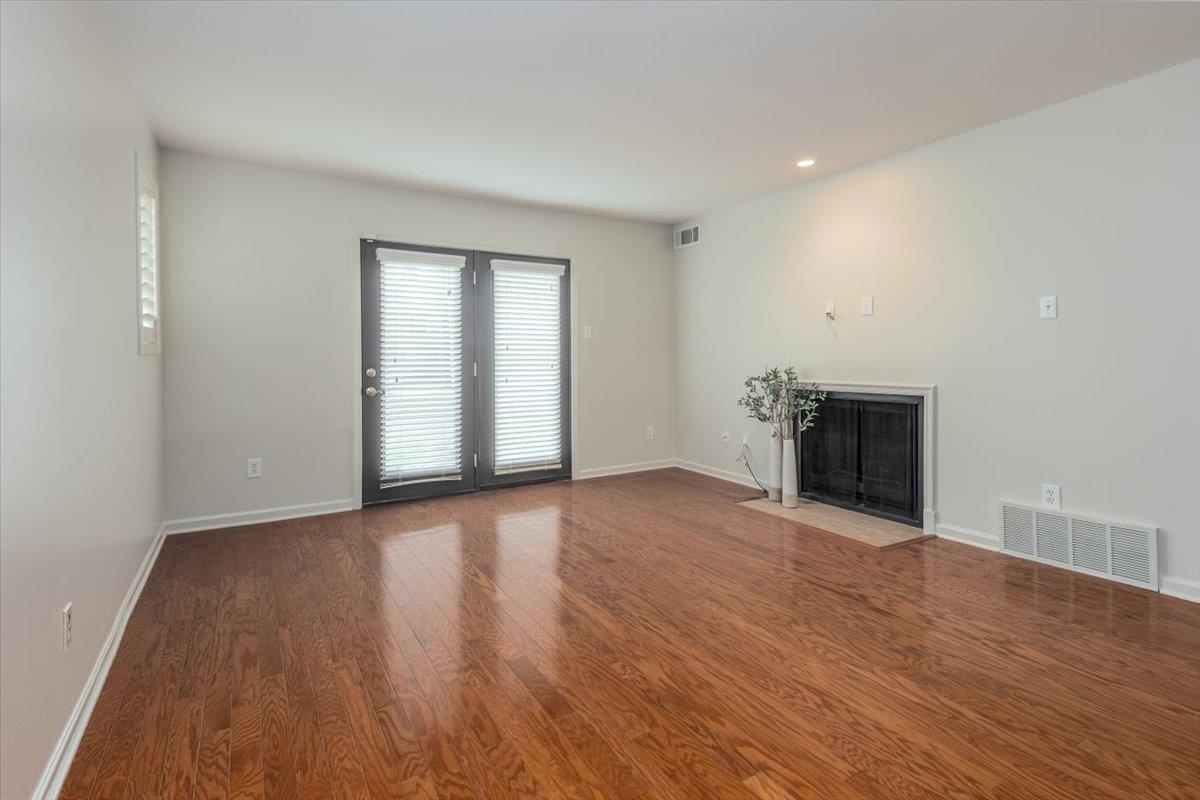 Property Photo: 1826 Crossflower Cv 91 TN 38138