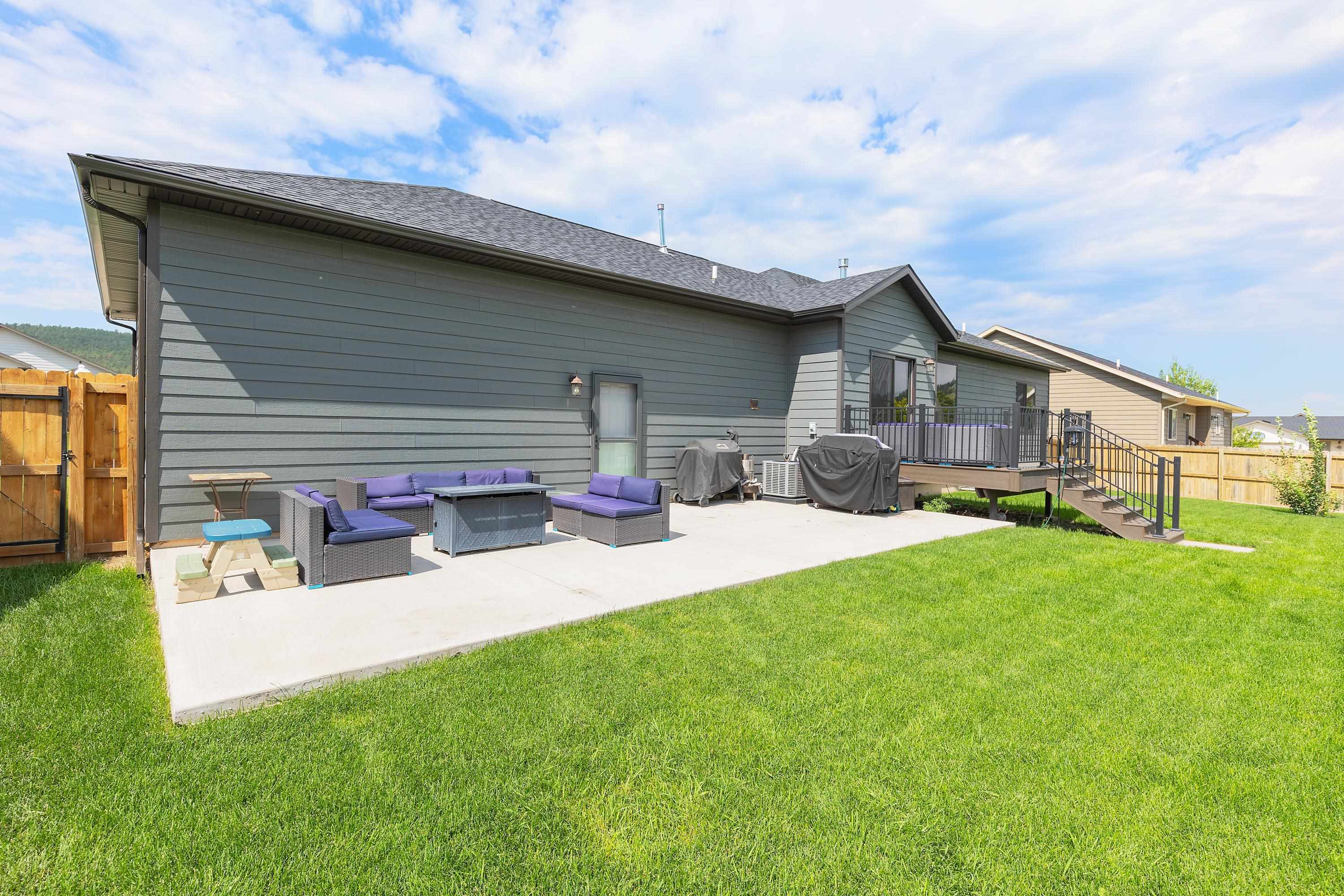 Property Photo: 14814 Glenwood Drive SD 57769