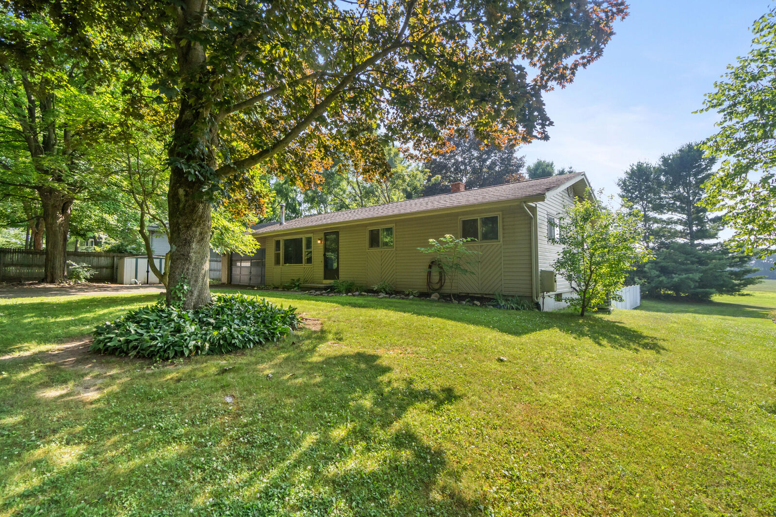 Property Photo:  5912 Maple Dale Road  MI 49201 