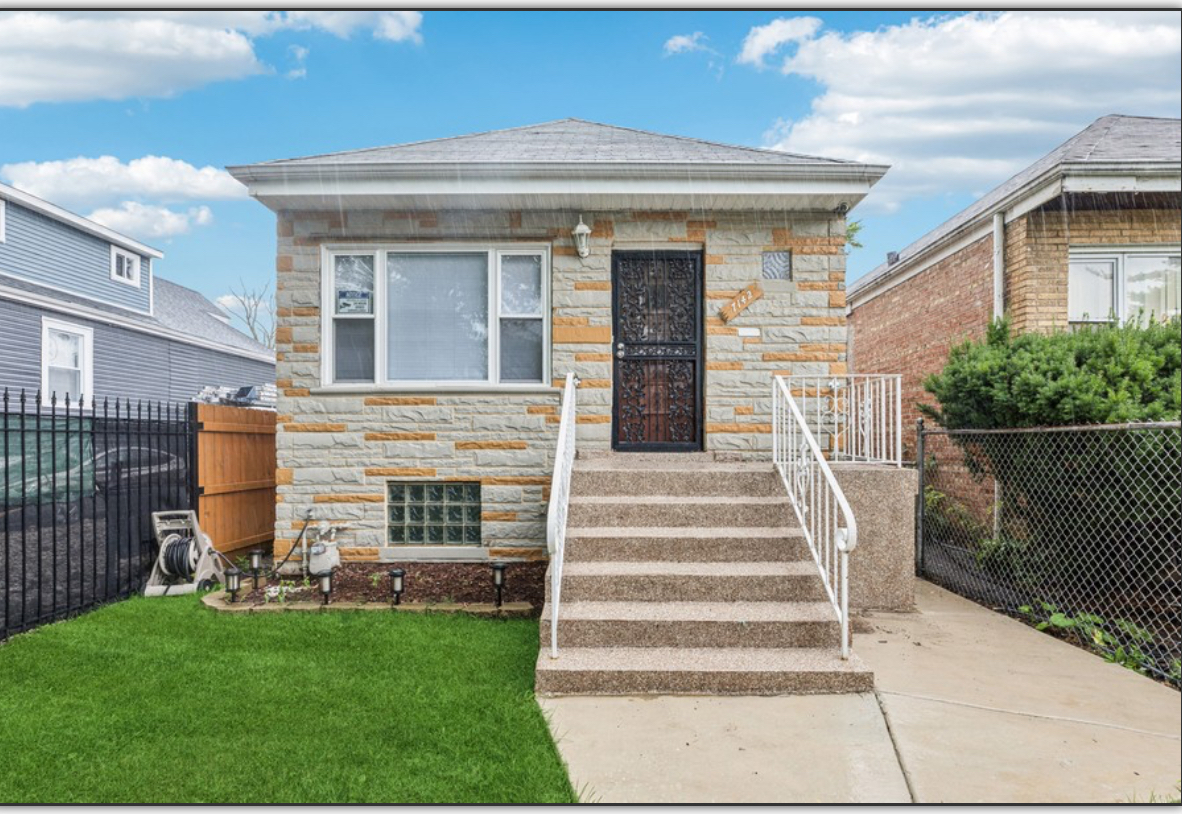 Property Photo: 7142 S Wolcott Avenue IL 60636