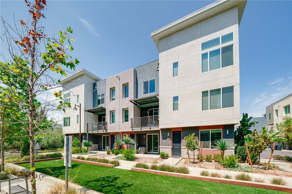 221 Steely  Irvine CA 92614 photo