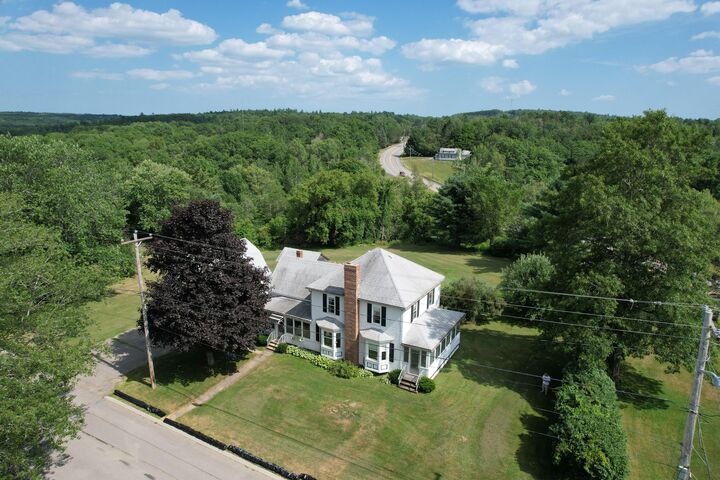 Property Photo:  10 Palm Street  ME 04694 