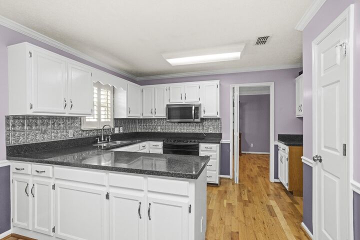 Property Photo:  505 Breslin Ave  TN 37167 