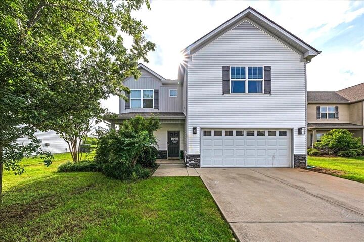 Property Photo:  1616 Alysheba Run  TN 37128 