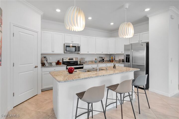 Property Photo:  2131 Hamlin Street  FL 34120 