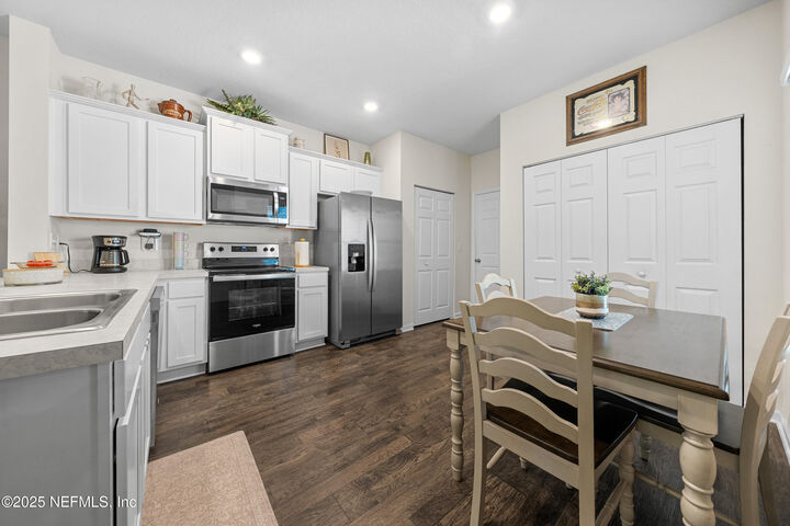 Property Photo:  40 Scotch Pebble Drive  FL 32259 