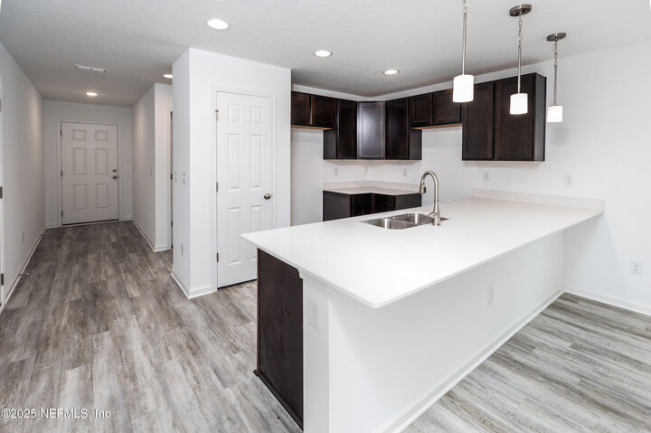 Property Photo: 5124 Shenandoah Avenue FL 32254