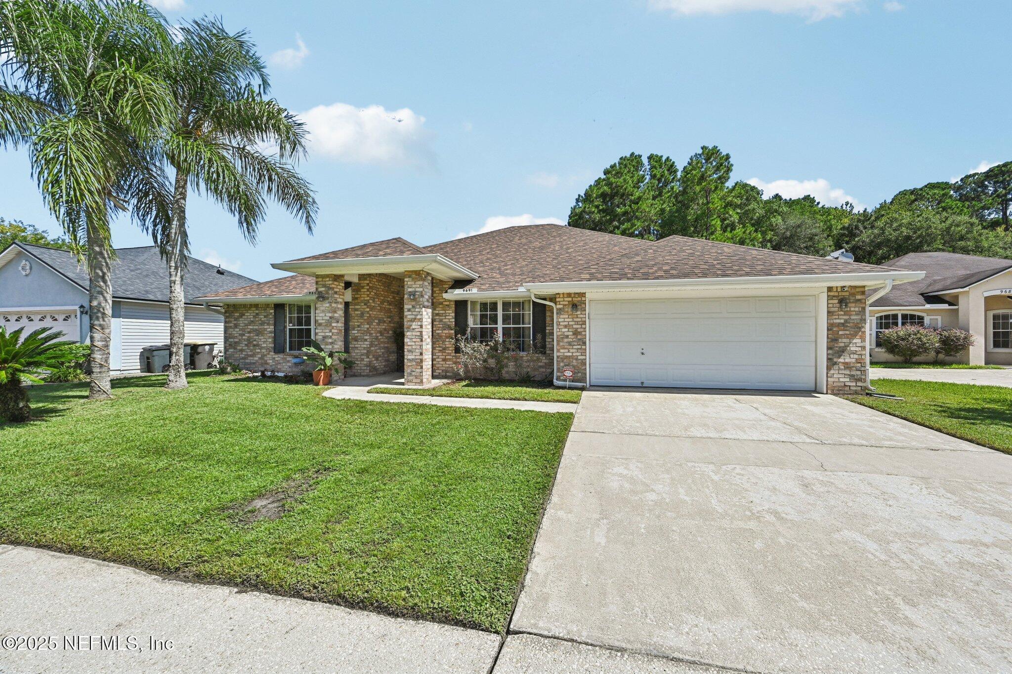 Property Photo: 9691 Cedar Ridge Drive E FL 32221
