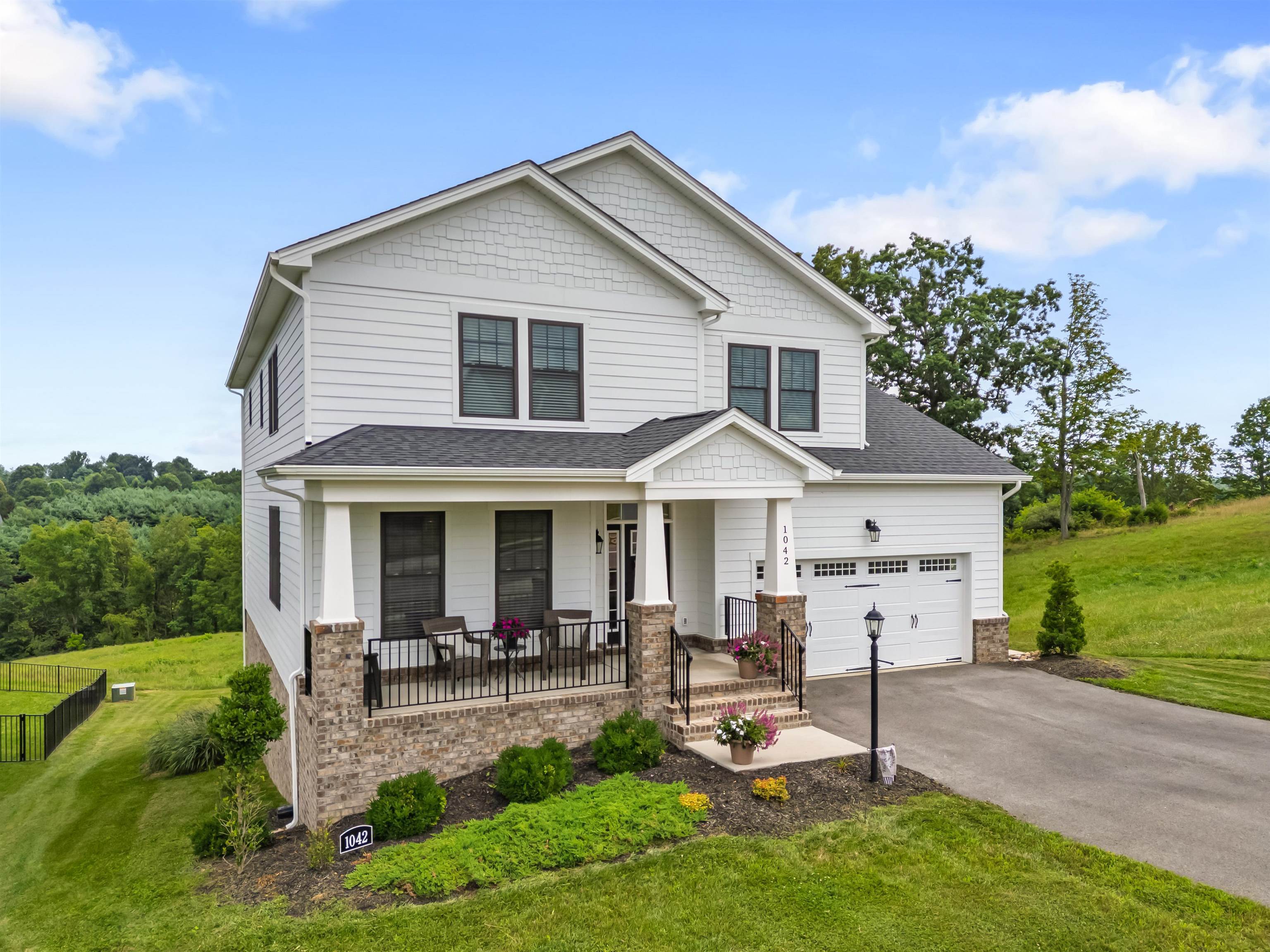 Property Photo: 1042 Round Meadow Drive VA 24073