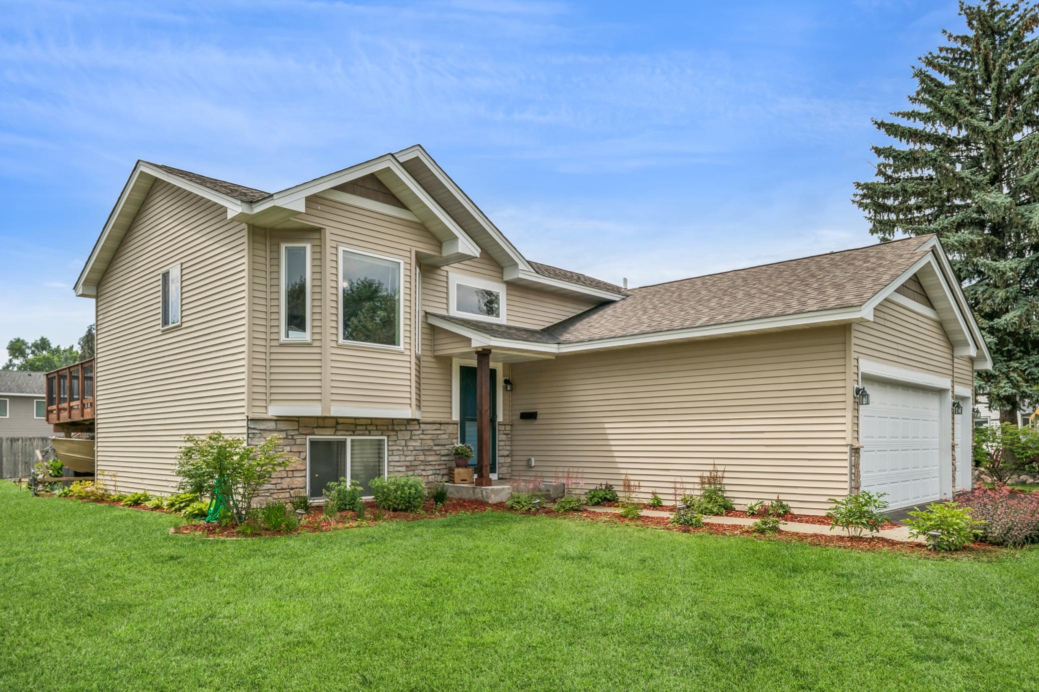 Property Photo:  1038 Madison Street  MN 55303 