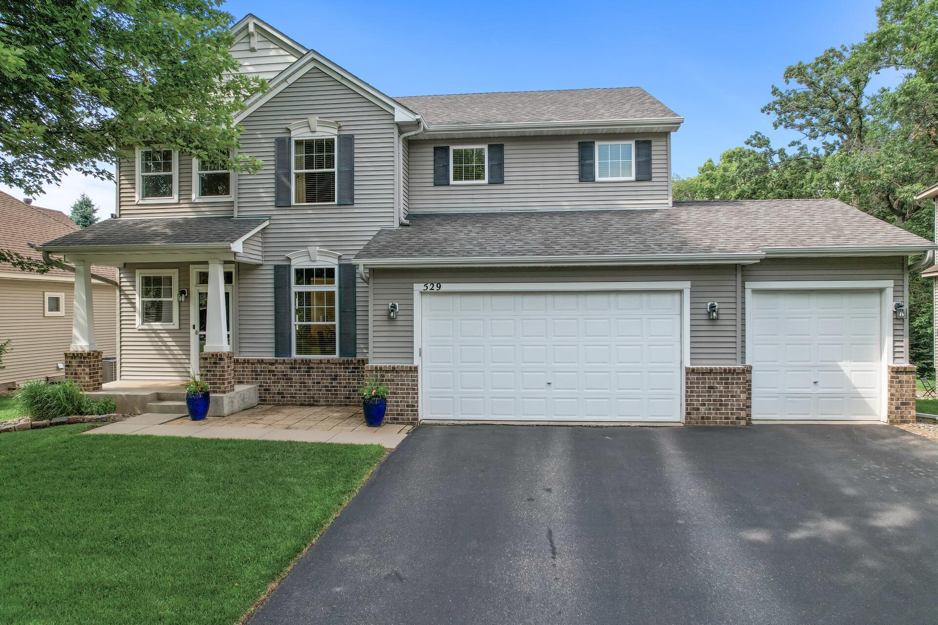 Property Photo:  529 S Creek Drive N  MN 55316 